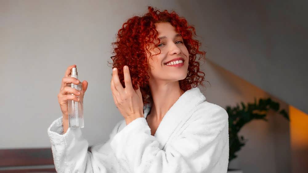 عطر زدن به موها